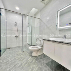 1 căn hộ tách bếp thang máy  tân bình tân phú