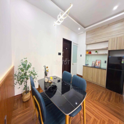 1PN BAN CÔNG 50m2 TRUNG TÂM QUẬN 1, NỘI THẤT CAO CẤP, NHÀ MỚI 100%