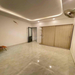 🏦 Nhà mới NC nup hẻm Thống Nhất P10