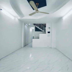 NHÀ MỚI, 1 TRỆT 2 LẦU SÂN THƯỢNG, 3P. NGỦ ở và làm việc OK