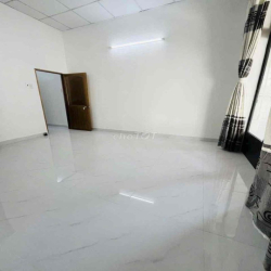 NHÀ MỚI, 1 TRỆT 2 LẦU SÂN THƯỢNG, 3P. NGỦ ở và làm việc OK