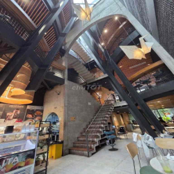 Cho Thuê Tòa Nhà VP MT Trường Sa BT 7x23m + Đất Sau 5x23m, Vị Trí Đẹp