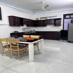 nhà nguyên căn MT khu tên Lửa Full nội thất + máy lạnh 22 triệu