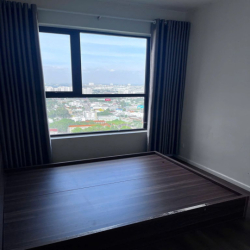 cho thuê nhanh nhà trống sẵn rèm view hồ bơi 