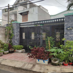 Cho thuê nhà cấp 4 mặt tiền đường 10m ở đường Tân Hiệp 31, Hóc Môn