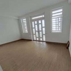 Cho thuê nhà Lê Văn Khương 4 phòng ngủ hẻm 8m