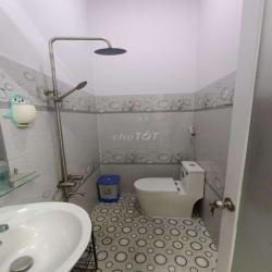 Cho thuê nhà Lê Văn Khương 4 phòng ngủ hẻm 8m