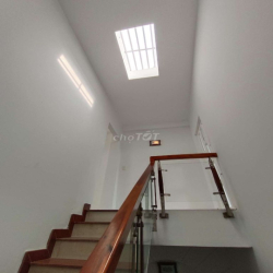 Cho thuê nhà Lê Văn Khương 4 phòng ngủ hẻm 8m