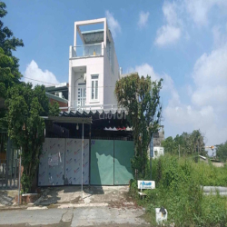cho thuê nhà 3 tầng mặt tiền Lò Lu 3PN Trường Thạnh, Quận 9 giá 12 tr