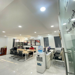 nguyên lầu văn phòng cityland có thang máy chỉ 12tr