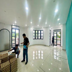 nguyên lầu văn phòng cityland có thang máy chỉ 12tr