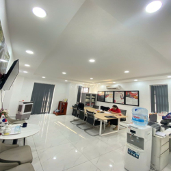 nguyên lầu văn phòng cityland có thang máy chỉ 12tr