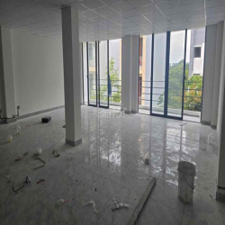 CHO THUÊ TOÀ NHÀ TRỐNG SUỐT - ĐƯỜNG XE CONTERNER