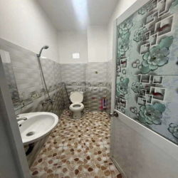 Nhà 1 trệt 2 lầu sân thượng Đường liên Khu 4/5 BHH B bình tân 