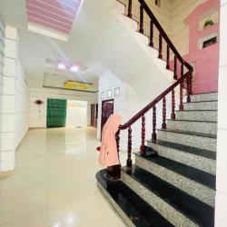 Nhà rộng 3pn 3 máy lạnh KDC Hồng Phát