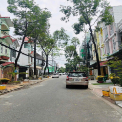 Nhà rộng 3pn 3 máy lạnh KDC Hồng Phát