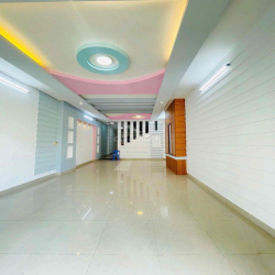 Nhà rộng 3pn 3 máy lạnh KDC Hồng Phát