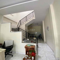Cho thuê nhà 1 trệt 1 lầu 2 phòng ngủ ở đường 22 kế vinhomes giá 6.5tr