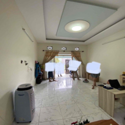 Cho thuê nhà 1 trệt 1 lầu 2 phòng ngủ ở đường 22 kế vinhomes giá 6.5tr