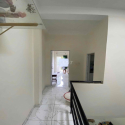Cho thuê nhà 1 trệt 1 lầu 2 phòng ngủ ở đường 22 kế vinhomes giá 6.5tr