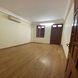 Cho thuê nhà ngõ 200 Vĩnh Hưng, Đông Thiên, ngõ ô tô tải