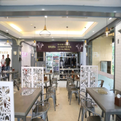 Cho thuê nhà MT đường Phan Xích Long, P7, Phú Nhuận. DT: 7x15m