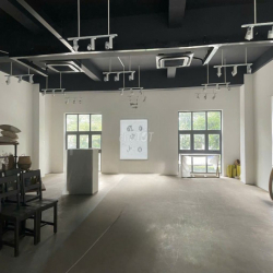 NGUYÊN CĂN NGAY CMT8 10M X 20M HẦM TRỆT 2 LẦU TRỐNG 