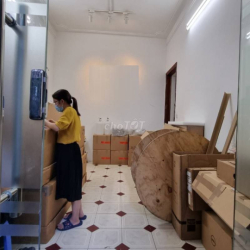 Nhà ngõ 68 phố Trung Kính, Diện tích 70m2 x 4 tầng mỗi tầng 2P , 1wc
