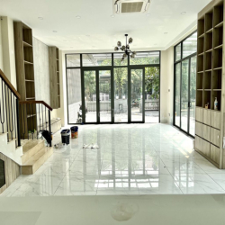 🛑Khui thùng biệt thự vườn 212m2 với 4PN, Đông Nam, Thang Máy, Mới Tinh