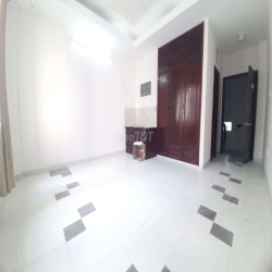 7pn 7wc nhà mới sơn hxh a75 Bạch đằng, p2, khu sân bay