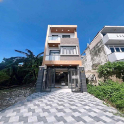 Nhà 2 lầu 5 phòng có nội thất KdC Hưng Phú 2