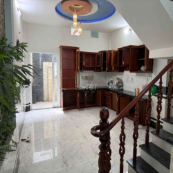 hẻm 8m ô tô vào nhà 5x17m 2 lầu 4pn 5wc khu an ninh văn minh 