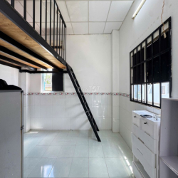 Duplex cửa sổ trời, thoáng mát ngay cầu Nguyễn Văn Cừ, chữ Y, Q8