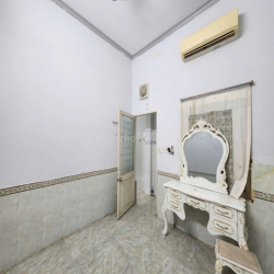 NHÀ 1 TRỆT 1 LẦU 4 PHÒNG NGỦ CÓ PHÒNG NGỦ TRỆT