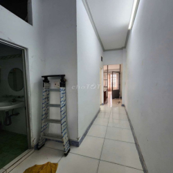 NHÀ 1 TRỆT 1 LẦU 4 PHÒNG NGỦ CÓ PHÒNG NGỦ TRỆT