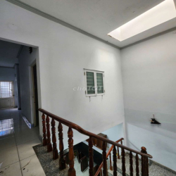 NHÀ 1 TRỆT 1 LẦU 4 PHÒNG NGỦ CÓ PHÒNG NGỦ TRỆT
