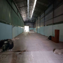 Cho thuê nhà xưởng 1400m2 tại đường QL1A phường An Phú Đông Quận 11
