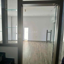 nhà đẹp mới tinh có thang máy 4 phòng ngủ đồ cơ bản vào ở luôn