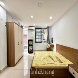 Căn Hộ Xa Bếp Cửa Sổ Bancol Full Nội Thất Rộng 35m2 Ngay Chợ Hoà Hưng