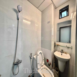 Căn Hộ Xa Bếp Cửa Sổ Bancol Full Nội Thất Rộng 35m2 Ngay Chợ Hoà Hưng