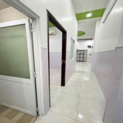 Nhà lầu 3 phòng giá 8,5tr/tháng  Cho thuê nhà trệt lầu KDC Hồ