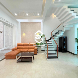 CHO THUÊ DÀI DẠN NHÀ PHỐ HIỆN ĐẠI THIẾT KẾ KHÔNG GIAN MỞ ĐÓN ÁNH SÁNG
