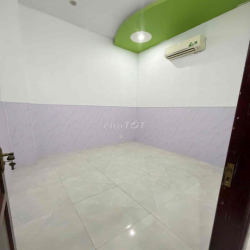 Nhà lầu 3 phòng giá 8,5tr/tháng  Cho thuê nhà trệt lầu KDC Hồ