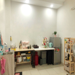 Cho thuê căn hộ 40m2, 1PN riêng biệt, có ban công, đường Lê Văn Duyệt