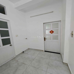 Cho thuê nhà mặt tiền đường số 60 KDC Bình Phú Q6