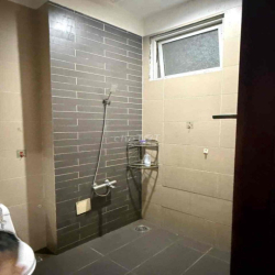 cho thuê phòng tầng 1 trong nhà nguyên căn