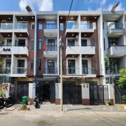 nhà đẹp 4 x 20 có 4pn 5wc sân thượng 