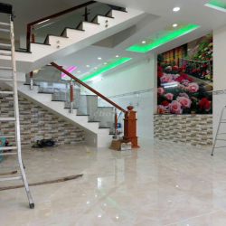 NHÀ MỚI XÂY 5X20M 1 TRỆT 2 LẦU GIÁ TỐT