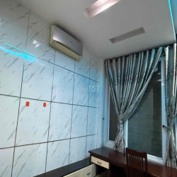 cho thuê phòng tầng 1 trong nhà nguyên căn