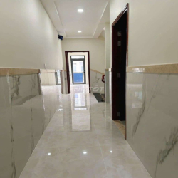 NHÀ MỚI XÂY 5X20M 1 TRỆT 2 LẦU GIÁ TỐT